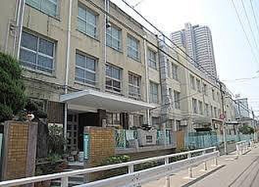 大阪市立南市岡小学校まで90m