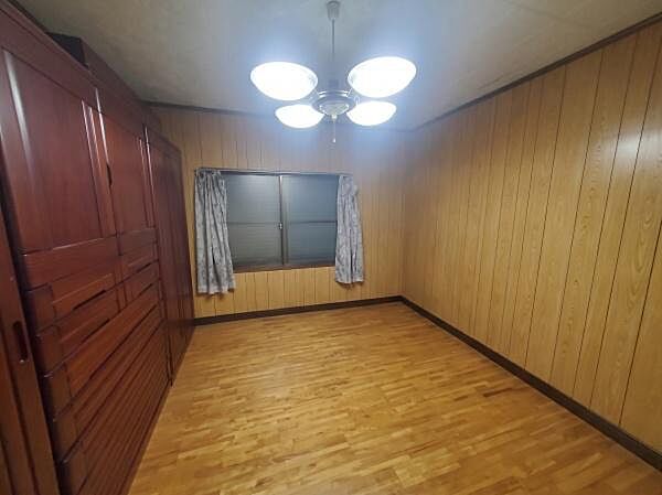 洋室のお部屋です！※生成AIにより家具・小物等撤去しております。