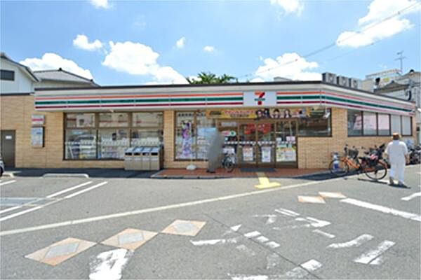 セブンイレブン大阪桃谷3丁目店まで521m