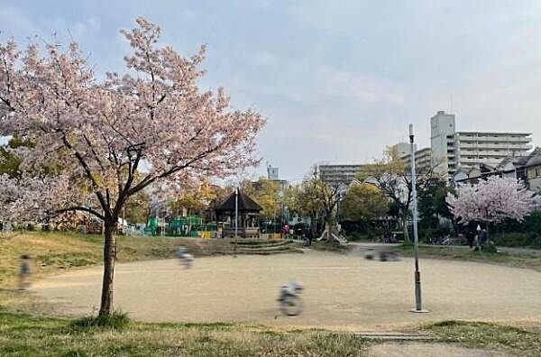 長吉出戸公園まで849m
