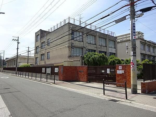 大阪市立瓜破中学校まで1340m