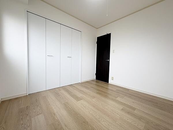 収納付き洋室です！