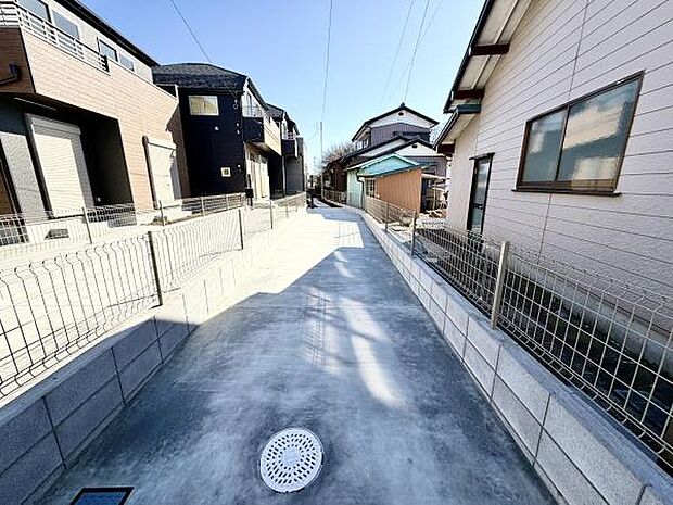 敷地内に2台分のカースペース　あなたのカーライフをサポート　駐車も楽々、暮らしをもっと便利に！