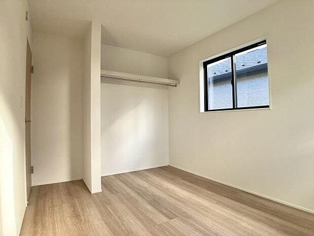 お掃除がしやすいフローリングです。