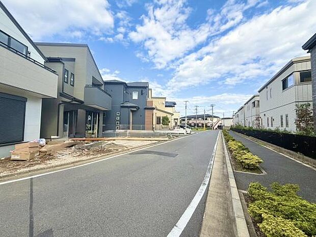 前面道路の様子。ぜひご内覧ください！