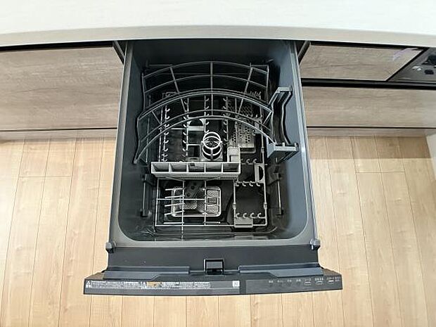 毎日の食器洗いの負担を軽減し、ゆとりのある暮らしを実現。特に共働きのご家庭に最適で、時間を有効活用できます。