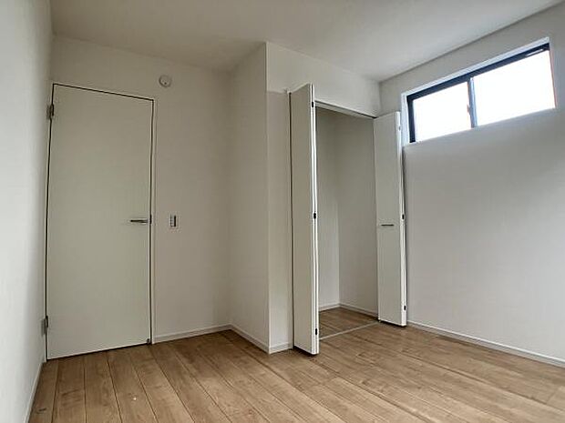 クローゼットもありますのでお部屋もスッキリ片付きます