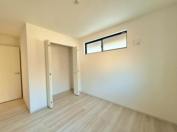 クローゼットもありますのでお部屋もスッキリ片付きます