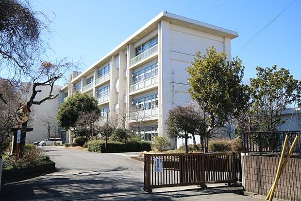 佐倉市立上志津中学校まで950m