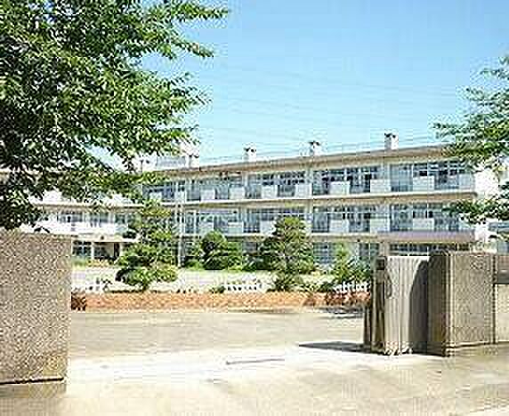 四街道市立山梨小学校まで450m