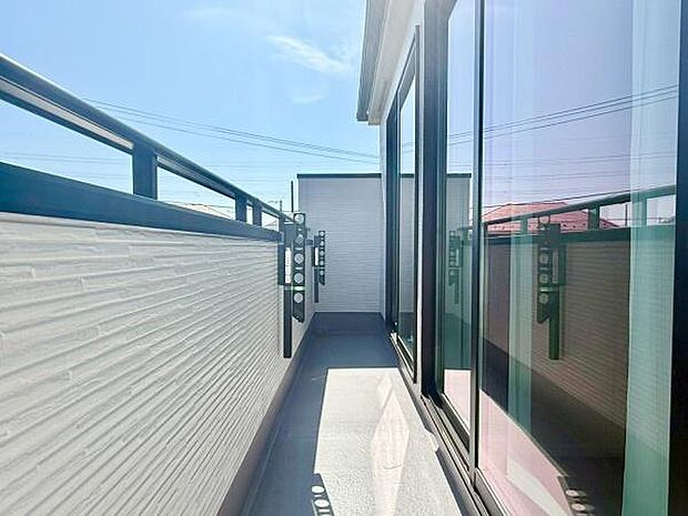 日当たりのいいバルコニーです。