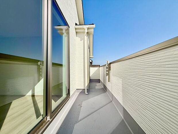 陽当たり良好なバルコニーです。