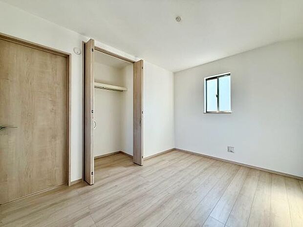 クローゼットもありますのでお部屋もスッキリ片付きます。