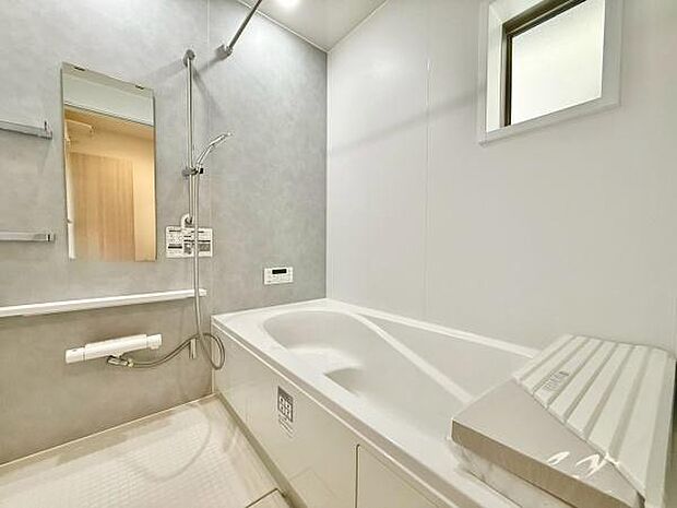 一日の疲れも癒されますお子様とのバスタイムを楽しめる広々としたバスルーム。一日の疲れを癒しながら、家族の絆を深める特別な時間をお過ごしください。