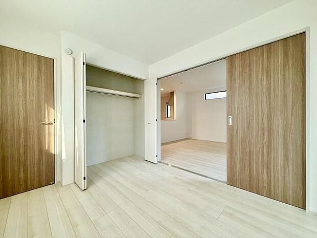 収納もありますのでお部屋もスッキリ片付きます。