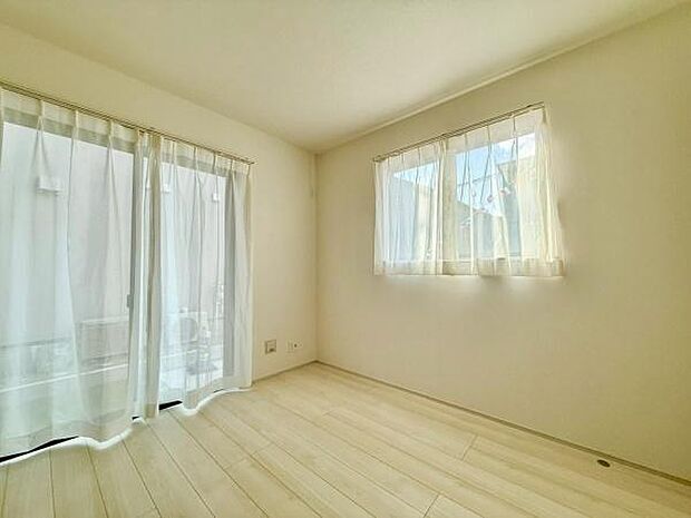 リビングの隣なので家族との何気ない会話やくつろぎのひとときを