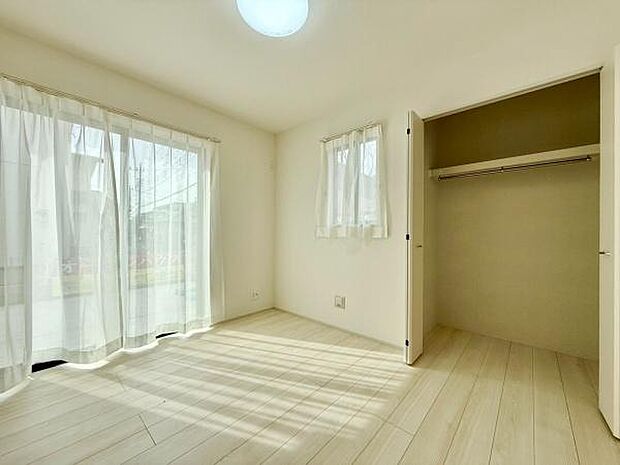 クローゼットもありますのでお部屋もスッキリ片付きます。