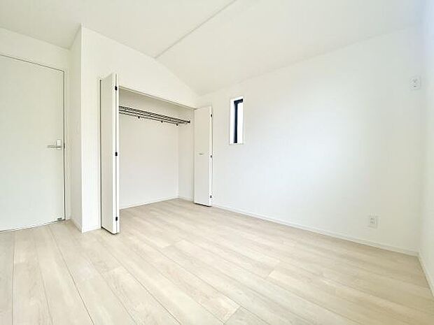 クローゼットもありますのでお部屋もスッキリ片付きます。