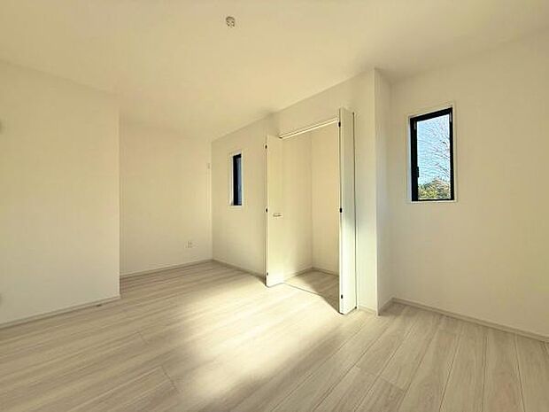 クローゼットもありますのでお部屋もスッキリ片付きます。