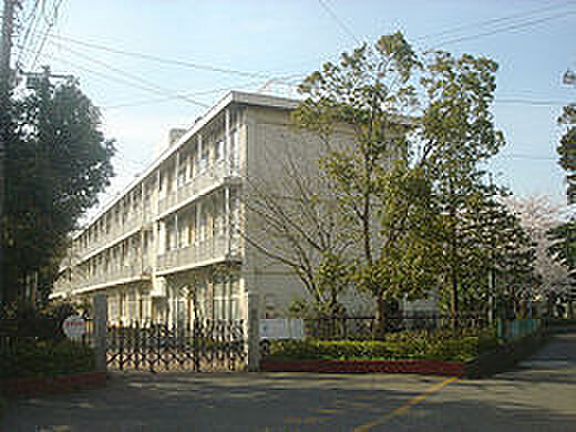 千葉市立畑小学校まで844m、畑小学校まで徒歩約9分!中学校は花園中学校です!