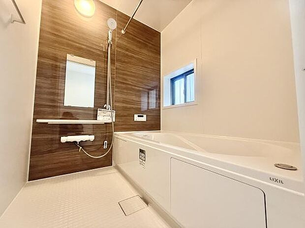 一日の疲れも癒されますお子様とのバスタイムを楽しめる広々としたバスルーム。一日の疲れを癒しながら、家族の絆を深める特別な時間をお過ごしください。