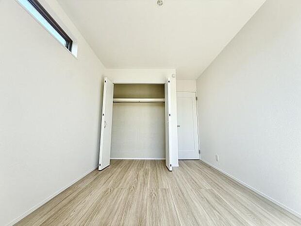 クローゼットもありますのでお部屋もスッキリ片付きます