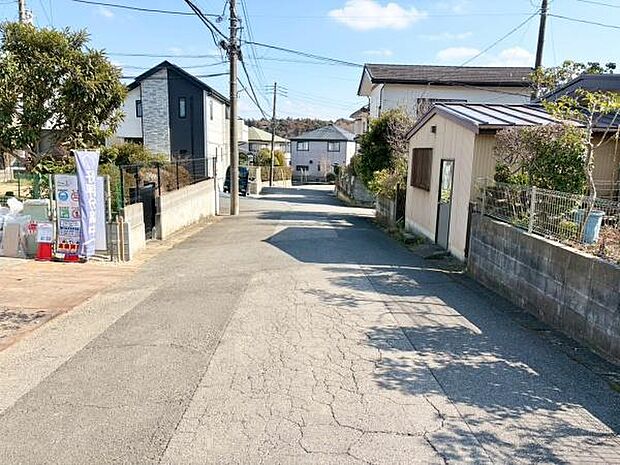 前面道路が広いと開放感がありますね