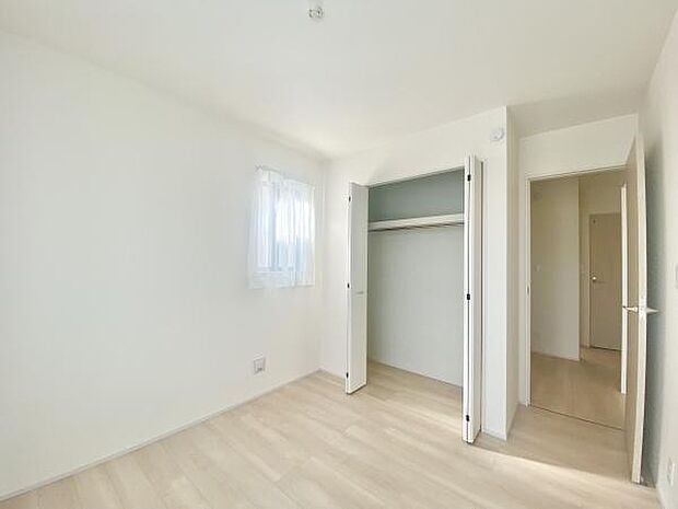 クローゼットもありますのでお部屋もスッキリ片付きます。