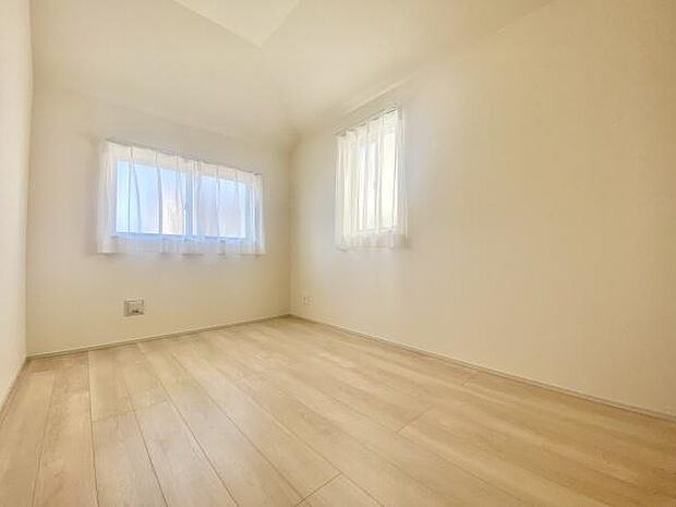 お掃除がしやすいフローリングです。