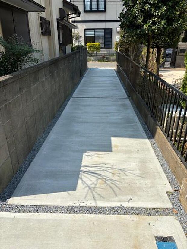 カースペースは2台分です(車種制限有)