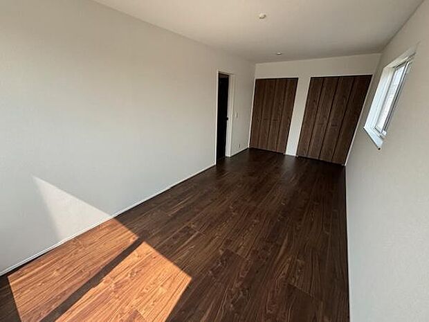 リラックスした時間を過ごすのに最適です。広々としたスペースで、自由にレイアウトを楽しむことができ、快適な生活をサポートします。