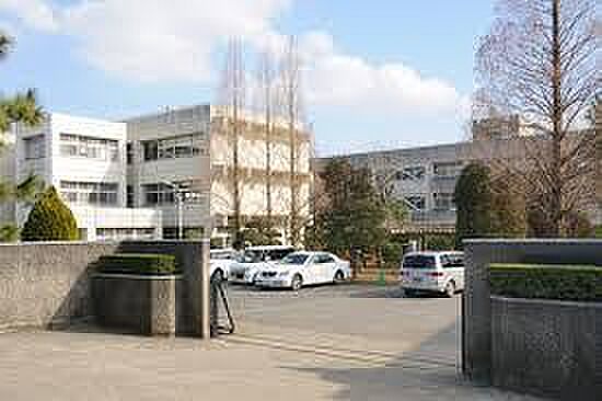 四街道市立千代田中学校まで1440m