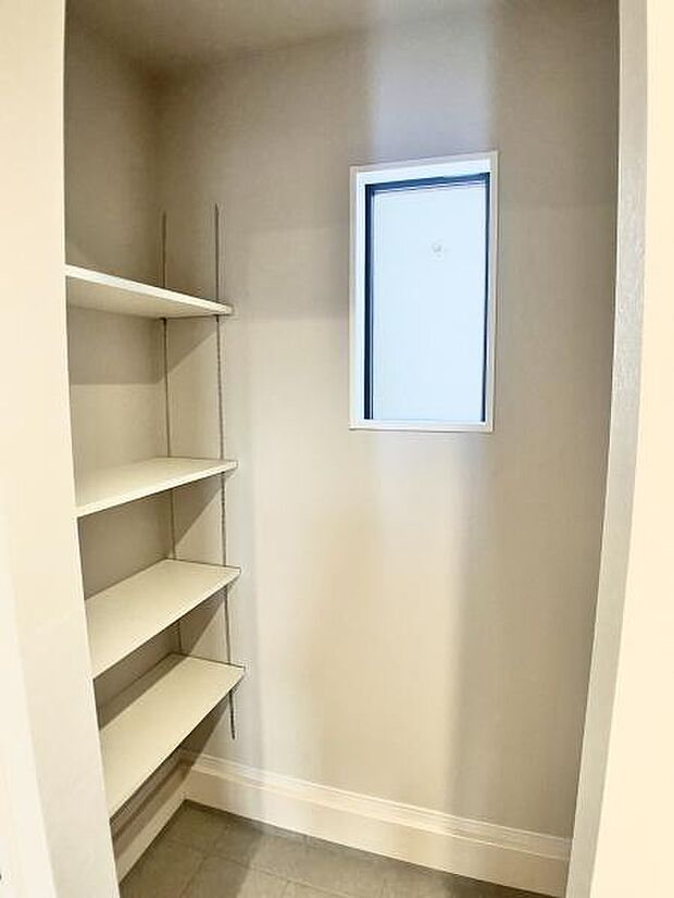 シューズインクローゼット。玄関周りをすっきりさせることができます。