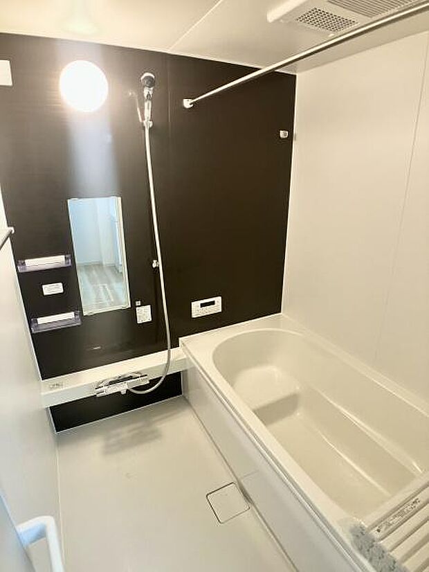 浴室乾燥・暖房付きなので雨の日のお洗濯や寒い冬に大活躍してくれますね。