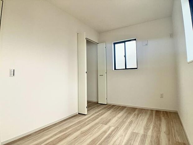 クローゼットもありますのでお部屋もスッキリ片付きます