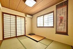 伏見区醍醐上端山町 4LDKのリビング/ダイニング