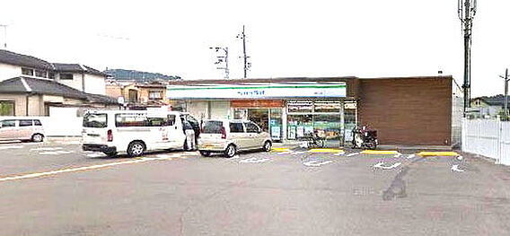 ファミリーマー...