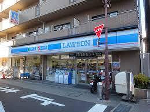 ローソン山科駅前店まで135m