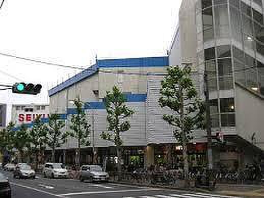 西友山科店まで641m