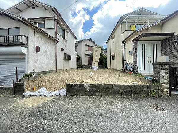 外観：327002235088