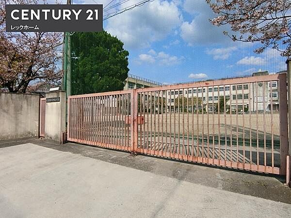 東大阪市立孔舎衙小学校まで420m