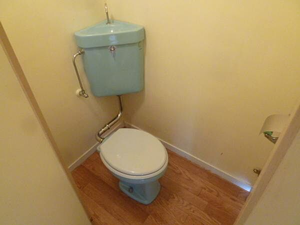 画像7:コンパクトなトイレで広いんです！