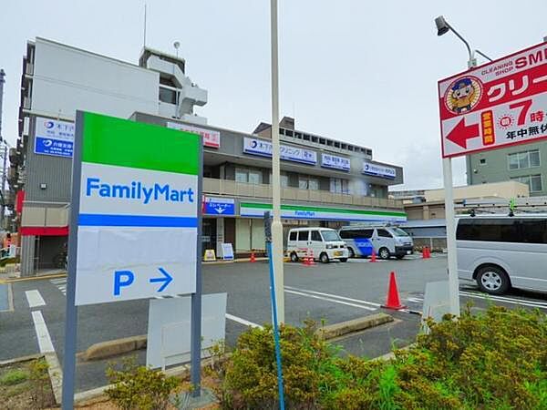 画像22:ファミリーマート平野区役所東店まで528m