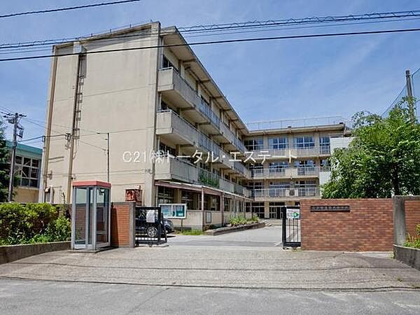 松戸市立第六中学校まで806m