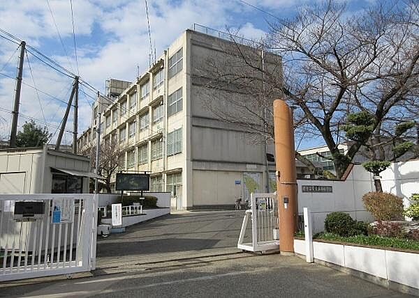 登美丘南小学校まで500m