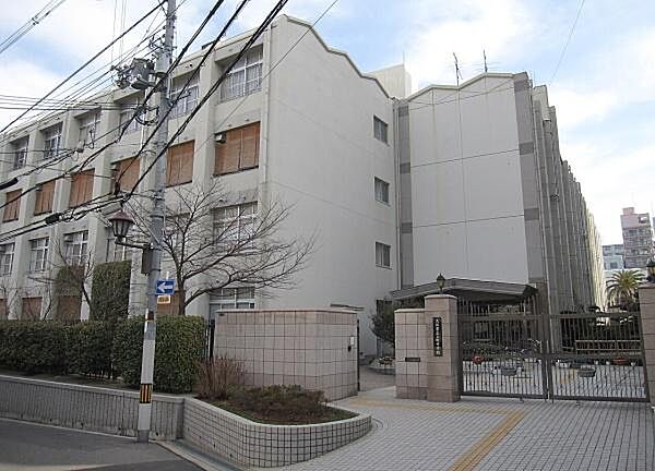 上町中学校まで190m