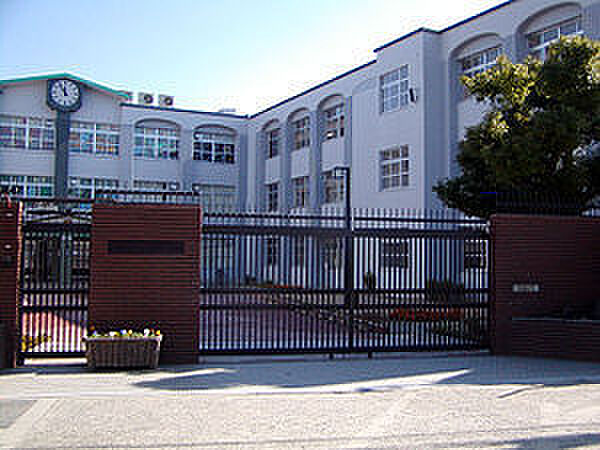 大阪市立文の里中学校まで428m