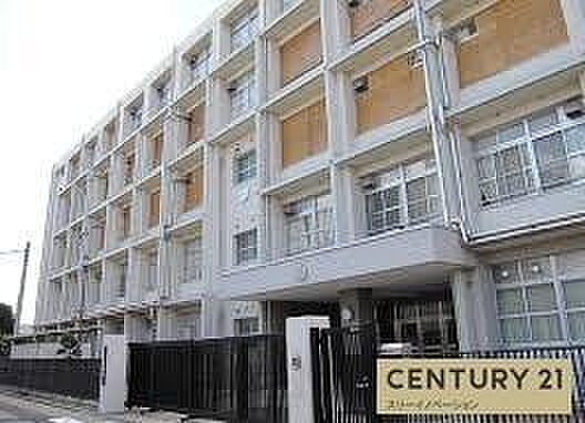 梅香中学校まで1312m