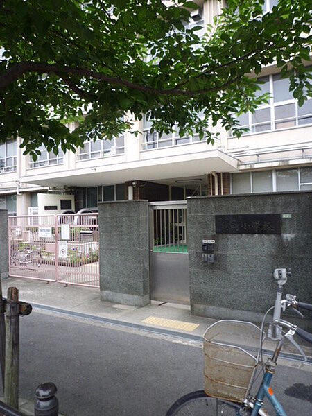 大阪市立鶴町小学校まで207m
