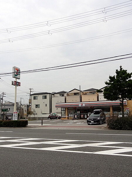 セブンイレブン大阪鶴町1丁目店まで487m